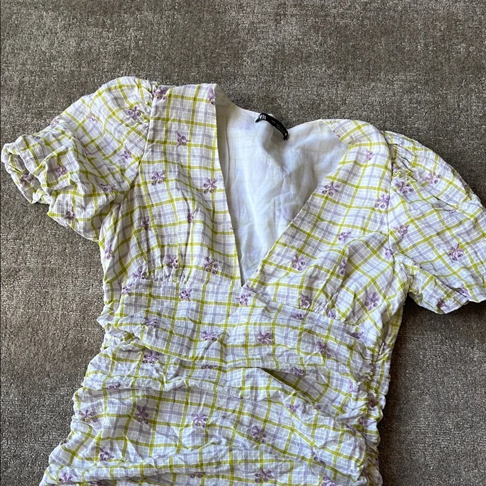 Patterned V-Neck Ruffle Dress - Picture 2 of 5